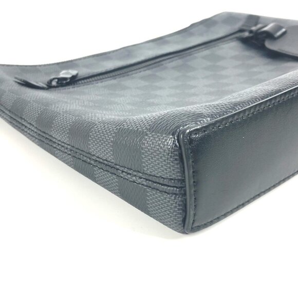 LOUIS VUITTON Black Damier Pouch - Picture 7 of 16